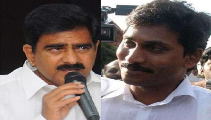 డబ్బు కోసమే జగన్ చేతిలో సీఎం అనే నేమ్ ప్లేట్ పెట్టారు - దేవినేని డబ్బు కోసమే జగన్ చేతిలో సీఎం అనే నేమ్ ప్లేట్ పెట్టారు - దేవినేని