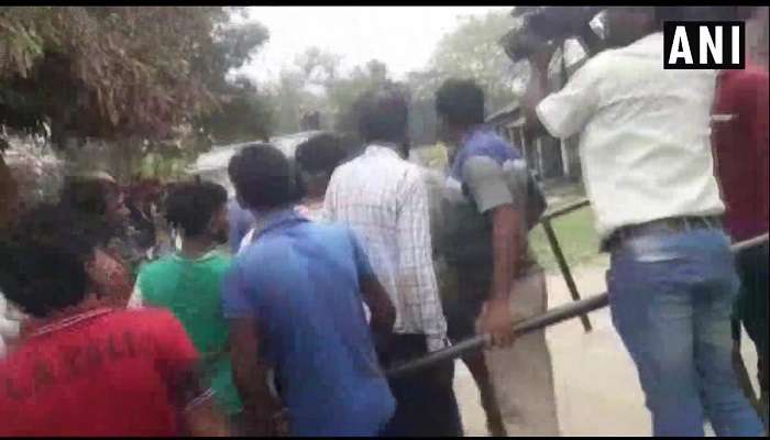 లోక్ సభ ఎన్నికలు : పశ్చిమ బెంగాల్లో బీజేపి, టీఎంసి వర్గాల మధ్య ఘర్షణ! లోక్ సభ ఎన్నికలు : పశ్చిమ బెంగాల్లో బీజేపి, టీఎంసి వర్గాల మధ్య ఘర్షణ!