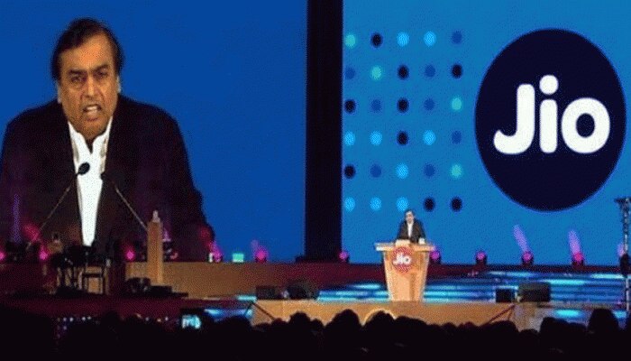 వేలాది ఉద్యోగులకు షాక్ ఇచ్చిన జియో సంస్థ వేలాది ఉద్యోగులకు షాక్ ఇచ్చిన జియో సంస్థ