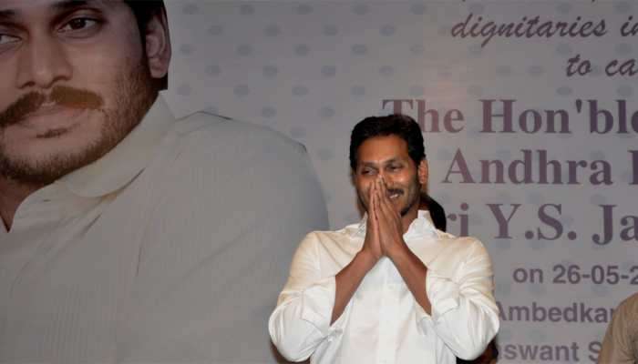 ఇచ్చిన మాటకు కట్టుబడి.. మద్య నిషేధం దిశగా తొలి అడుగేసిన ఏపీ సీఎం జగన్ ఇచ్చిన మాటకు కట్టుబడి.. మద్య నిషేధం దిశగా తొలి అడుగేసిన ఏపీ సీఎం జగన్
