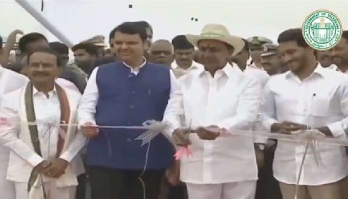 కాళేశ్వరం ప్రాజెక్ట్: మేడిగడ్డ బ్యారేజ్ ప్రారంభించిన సీఎం కేసీఆర్ కాళేశ్వరం ప్రాజెక్ట్: మేడిగడ్డ బ్యారేజ్ ప్రారంభించిన సీఎం కేసీఆర్