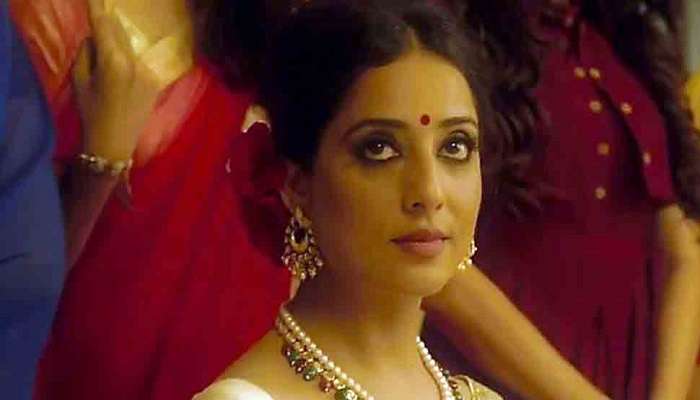 పెళ్లి లేకుండానే పాపకు జన్మనిచ్చా.. తప్పేంటని ప్రశ్నిస్తున్న బాలీవుడ్ హీరోయిన్ !! పెళ్లి లేకుండానే పాపకు జన్మనిచ్చా.. తప్పేంటని ప్రశ్నిస్తున్న బాలీవుడ్ హీరోయిన్ !!