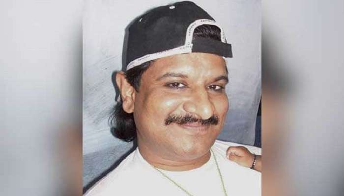 గ్యాంగ్స్టర్ నయీం తల్లిని అరెస్ట్ చేసిన పోలీసులు గ్యాంగ్స్టర్ నయీం తల్లిని అరెస్ట్ చేసిన పోలీసులు