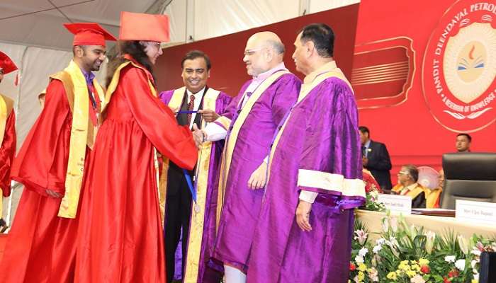 అమిత్ షాను ఆకాశానికెత్తిన ముఖేష్ అంబాని అమిత్ షాను ఆకాశానికెత్తిన ముఖేష్ అంబాని