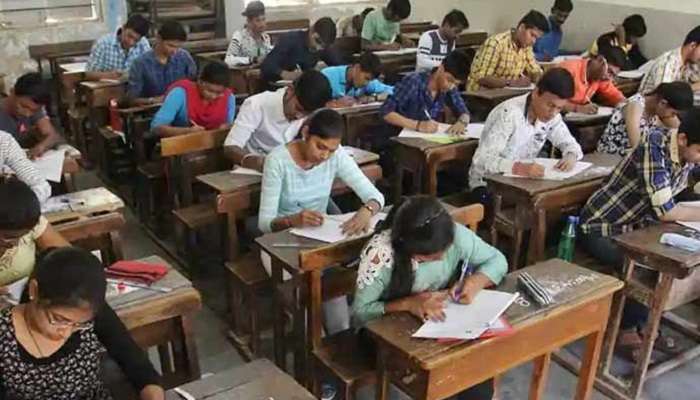 గ్రామ సచివాలయం పరీక్ష పత్రాలు లీక్ వ్యవహారం పై రగడ గ్రామ సచివాలయం పరీక్ష పత్రాలు లీక్ వ్యవహారం పై రగడ