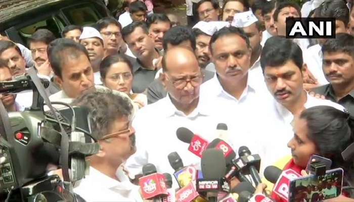 ఈడి కార్యాలయానికి వెళ్తానని శరద్ పవార్.. వద్దని పోలీస్ కమిషనర్ ఈడి కార్యాలయానికి వెళ్తానని శరద్ పవార్.. వద్దని పోలీస్ కమిషనర్