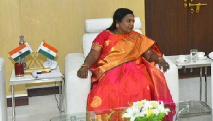 గవర్నర్కి ఓయూ జేఏసి నేతల ఫిర్యాదు గవర్నర్కి ఓయూ జేఏసి నేతల ఫిర్యాదు