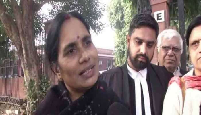 కన్నీరు మున్నీరైనా నిర్భయ తల్లి కన్నీరు మున్నీరైనా నిర్భయ తల్లి