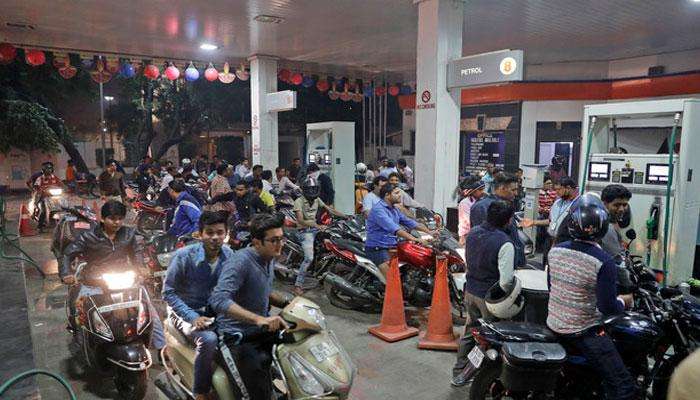 Petrol prices: వాహనదారులకు బ్యాడ్ న్యూస్.. మళ్లీ పెరగనున్న పెట్రోల్, డీజిల్ ధరలు