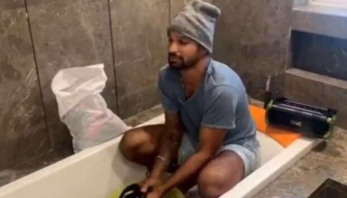 Shikhar Dhawan funny video: బట్టలు ఉతుకుతూ.. బాత్రూమ్ క్లీన్ చేస్తూ.. ఫన్నీ వీడియో Shikhar Dhawan funny video: బట్టలు ఉతుకుతూ.. బాత్రూమ్ క్లీన్ చేస్తూ.. ఫన్నీ వీడియో