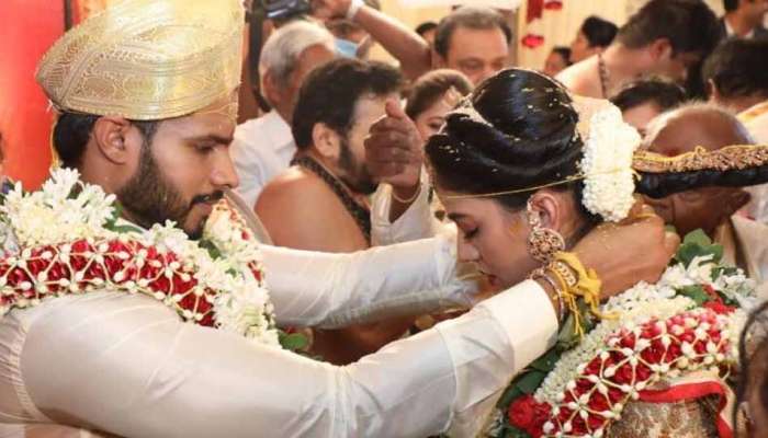 Nikhil`s wedding: లాక్‌డౌన్ జరుగుతుండగానే మాజీ సీఎం కుమారుడి పెళ్లి