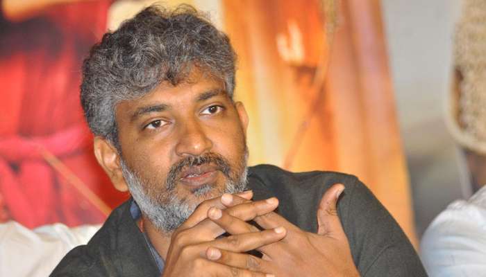పవన్ కళ్యాణ్ తో సినిమాపై ఆసక్తికరమైన అభిప్రాయాన్ని వెలిబుచ్చిన రాజమౌళి... పవన్ కళ్యాణ్ తో సినిమాపై ఆసక్తికరమైన అభిప్రాయాన్ని వెలిబుచ్చిన రాజమౌళి...
