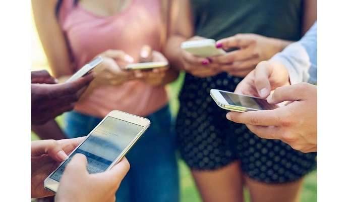 China apps: చైనా అప్లికేషన్స్ నిషేధంపై స్పందించిన కేంద్రం China apps: చైనా అప్లికేషన్స్ నిషేధంపై స్పందించిన కేంద్రం