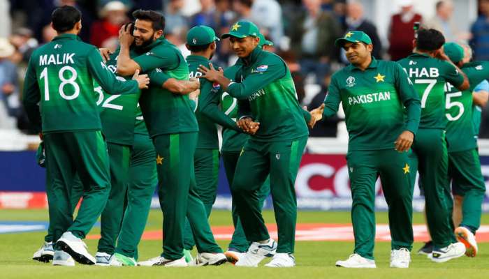 Pak cricket team: పాక్ క్రికెట్ టీమ్కు కరోనా పాజిటివ్ Pak cricket team: పాక్ క్రికెట్ టీమ్కు కరోనా పాజిటివ్