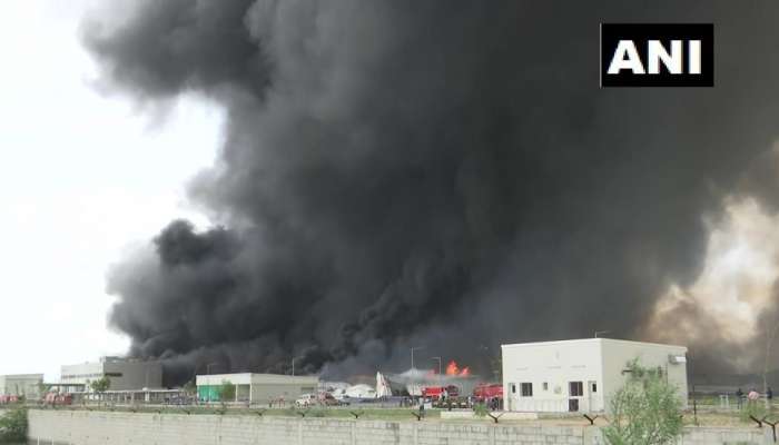 Fire Accident: భారీ అగ్ని ప్రమాదం.. మంటలార్పుతున్న 25 ఫైరింజన్లు Fire Accident: భారీ అగ్ని ప్రమాదం.. మంటలార్పుతున్న 25 ఫైరింజన్లు