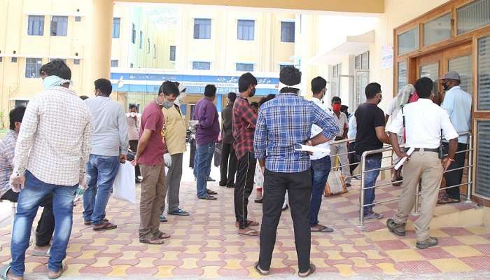 COVID-19: ఆస్పత్రి నుంచి తప్పించుకున్న కరోనా పేషెంట్ COVID-19: ఆస్పత్రి నుంచి తప్పించుకున్న కరోనా పేషెంట్