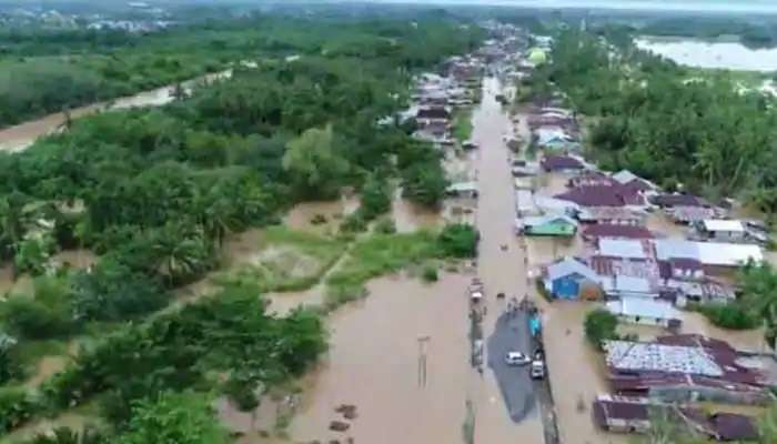 Floods: ఇండోనేషియాలో మెరుపు వరదలు...16 మంది మృతి