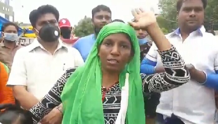 Viral video: కూరగాయలు అమ్ముకునే యువతి ఇంగ్లీష్‌లో అధికారులను కడిగిపారేసింది