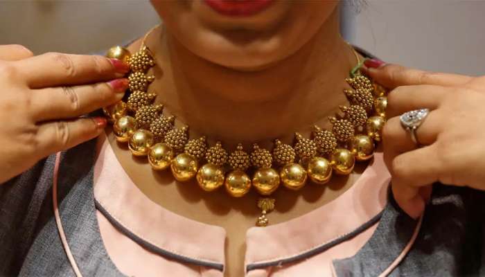 Gold Price: బంగారం భగభగలు.. వెండిది అదే జోరు Gold Price: బంగారం భగభగలు.. వెండిది అదే జోరు