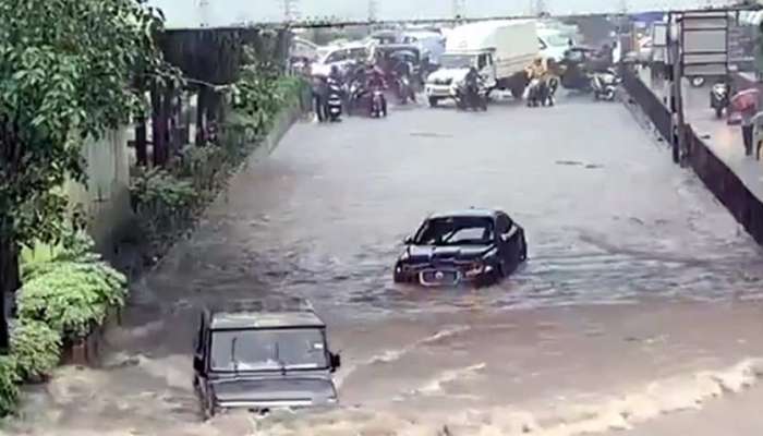 Heavy Rains: ముంబైలో భారీ వర్షాలు..సంద్రంగా మారిన రోడ్లు