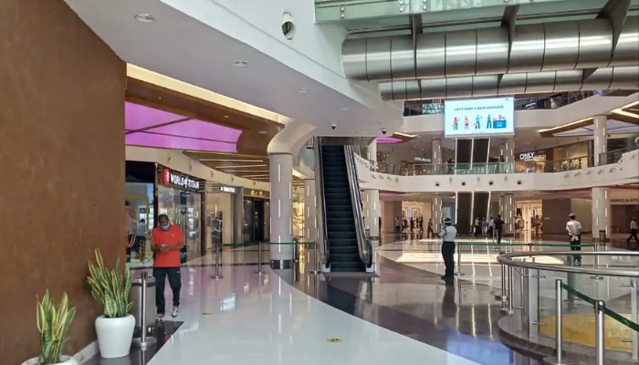 Shopping Tips: కోవిడ్-19 సమయంలో మాల్ కి వెళ్తున్నారా ? ఇది చదవండి. Shopping Tips: కోవిడ్-19 సమయంలో మాల్ కి వెళ్తున్నారా ? ఇది చదవండి.