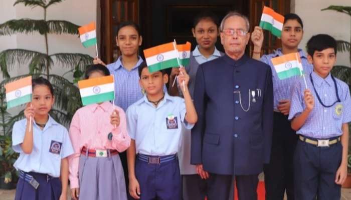 Pranab Mukherjee: నాన్న తప్పకుండా జెండా ఎగురవేస్తారు: షర్మిష్ట Pranab Mukherjee: నాన్న తప్పకుండా జెండా ఎగురవేస్తారు: షర్మిష్ట