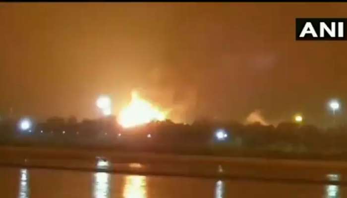 Surat Fire Accident: ఓఎన్జీసీలో భారీ అగ్ని ప్రమాదం.. ఎగసిపడుతున్న మంటలు Surat Fire Accident: ఓఎన్జీసీలో భారీ అగ్ని ప్రమాదం.. ఎగసిపడుతున్న మంటలు