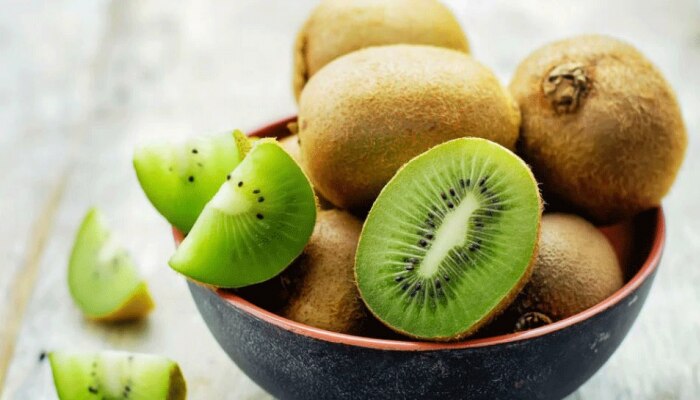 Kiwi Fruit Benefits: కివీ తినడం వల్ల కలిగే లాభాలు అన్నీఇన్నీ కావు.. Kiwi Fruit Benefits: కివీ తినడం వల్ల కలిగే లాభాలు అన్నీఇన్నీ కావు..