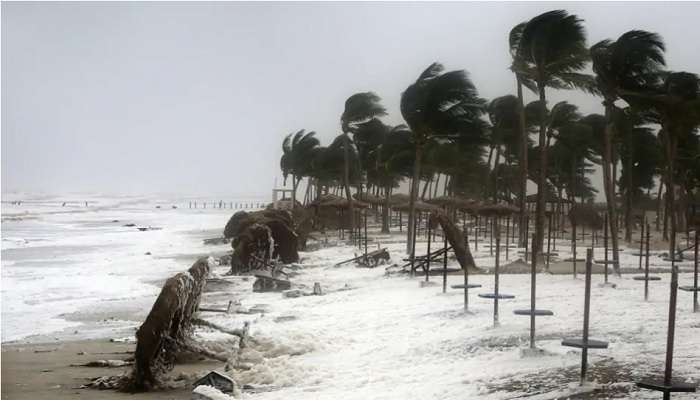 Weather Updates: మరింత బలపడిన వాయుగుండం.. భారీ వర్షాలు