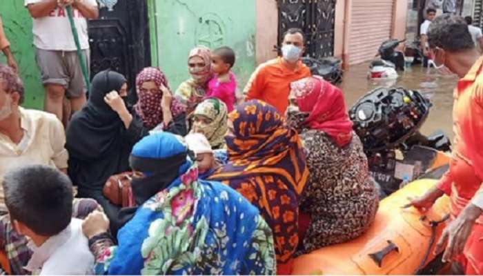 Hyderabad Rains: 15కు చేరిన మరణాల సంఖ్య.. కొనసాగుతున్న రెస్క్యూ Hyderabad Rains: 15కు చేరిన మరణాల సంఖ్య.. కొనసాగుతున్న రెస్క్యూ