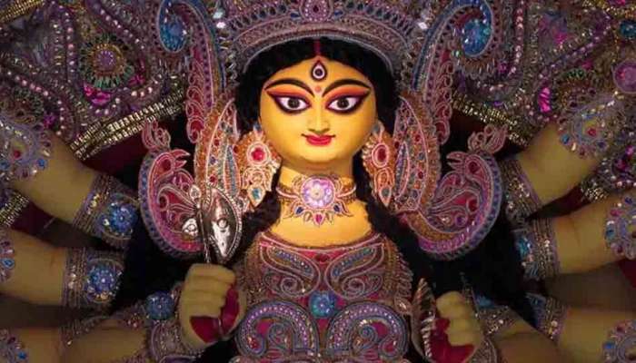 Navratri Day 4: అన్నపూర్ణ దేవి అవతారంలో అమ్మవారు Navratri Day 4: అన్నపూర్ణ దేవి అవతారంలో అమ్మవారు
