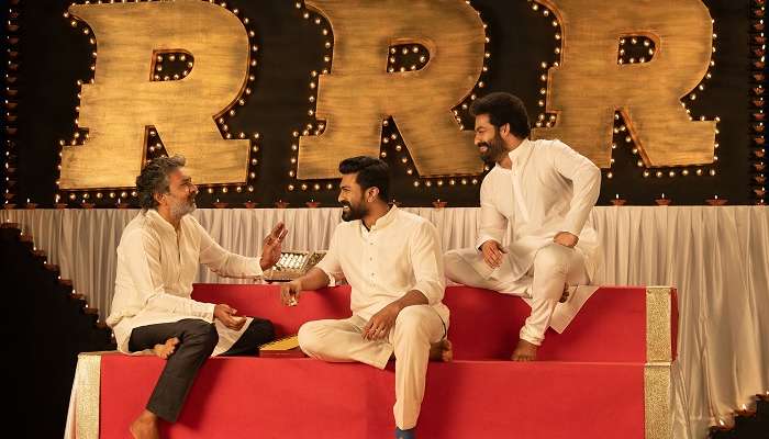 RRR టీమ్ దీపావళి సర్ప్రైజ్ చూశారా.. RRR టీమ్ దీపావళి సర్ప్రైజ్ చూశారా..