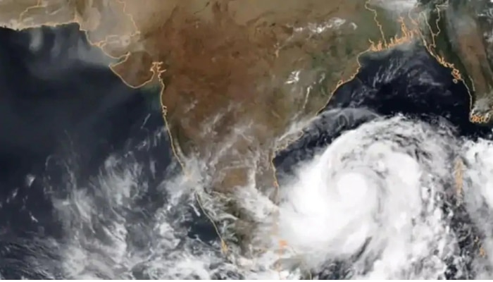 Nivar Cyclone live updates: దూసుకొస్తున్న తుపాను, అతి భారీ వర్షాల హెచ్చరిక