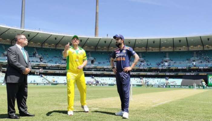 India vs Australia: టాస్ గెలిచి బ్యాటింగ్ ఎంచుకున్న ఆస్ట్రేలియా