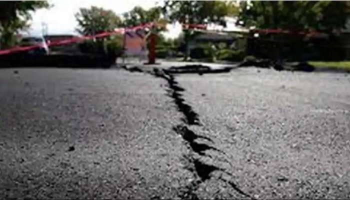 Earthquake in Delhi, NCR: భూకంపంతో వణికిన ఢిల్లీ, నొయిడా