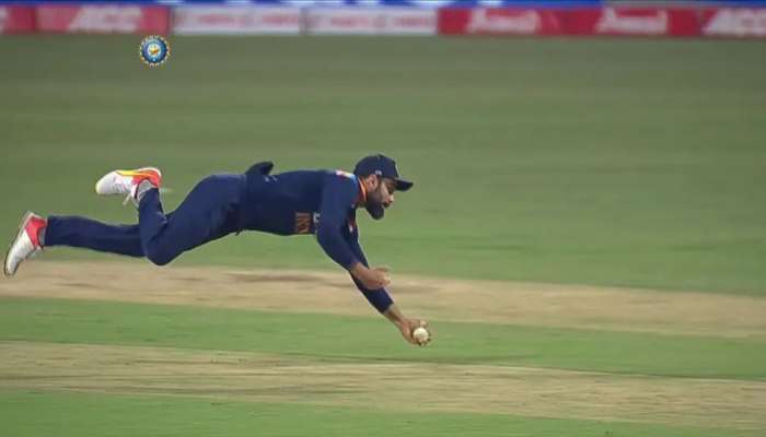 IND vs ENG 3rd ODI Highlights: టీమిండియా కెప్టెన్ Virat Kohli స్టన్నింగ్ క్యాచ్, Viral Video
