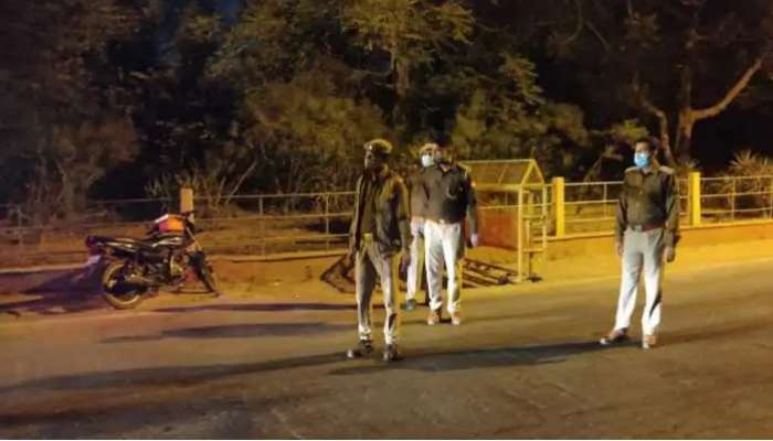 Delhi Curfew: ఢిల్లీలో పెరుగుతున్న కేసులు, నైట్ కర్ఫ్యూ విధించిన ప్రభుత్వం