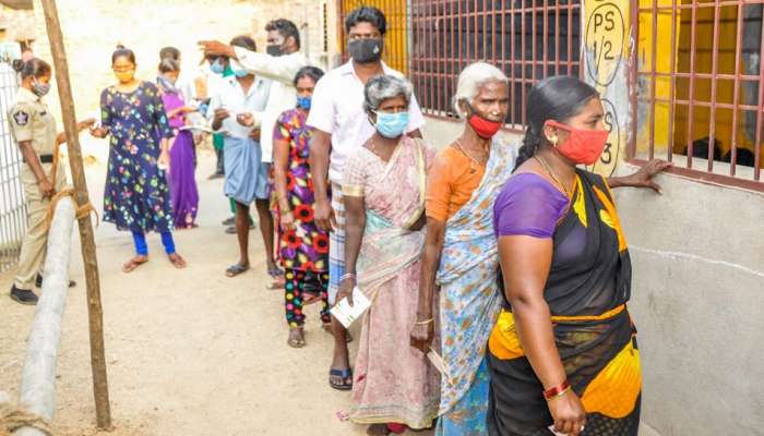 AP Parishad Election 2021: ఏపీలో కొనసాగుతున్న పరిషత్ ఎన్నికలు, పోలింగ్ కేంద్రాలకు ఓటర్ల క్యూ