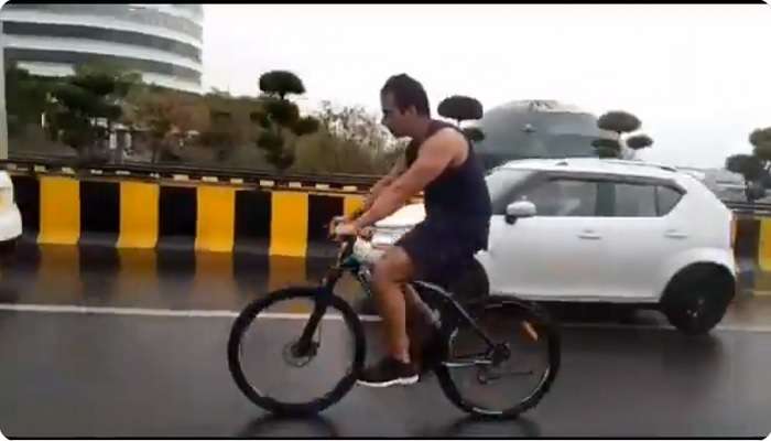 Sonu Sood Bicycle Ride: ఆచార్య షూటింగ్ సెట్‌కు సైకిల్‌పై వెళ్లిన సోనూ సూద్, మూవీ యూనిట్ షాక్
