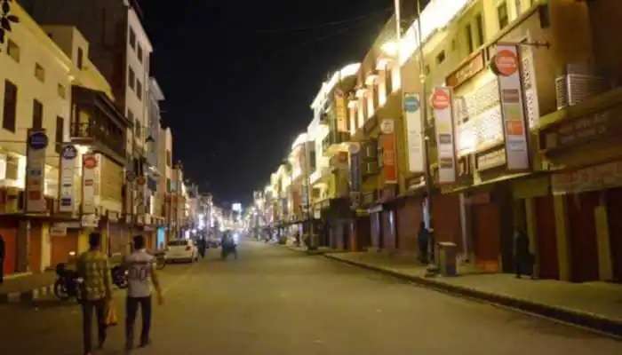 Karnataka Corona Update: కర్నాటకలో ప్రతి నిమిషానికి పది మందికి కరోనా వైరస్, దయనీయంగా మారుతున్న పరిస్థితి