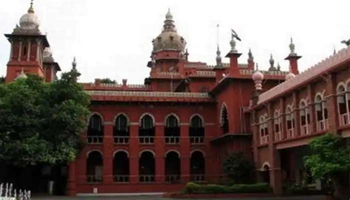 Madras High Court: కరోనా వ్యాప్తికి కారణం వాళ్లే...మర్డర్ కేసు పెట్టాలి వారిపై