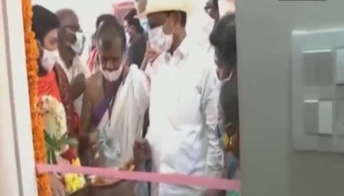 Telangana CM KCR: కానరాని కత్తెర, సీఎం కేసీఆర్ ఏం చేశారో చూడండి Viral Video