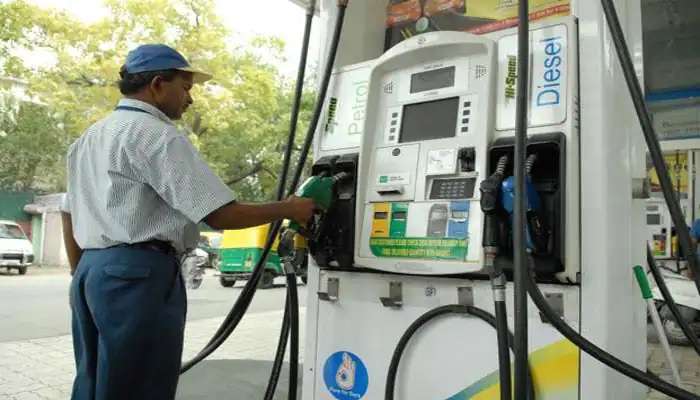Hyderabad Petrol Price: పెట్రోల్ ధర మళ్లీ పెరిగింది, డీజిల్ వినియోగదారులకు స్వల్ప ఊరట