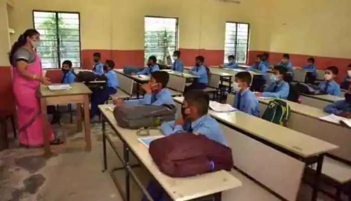 Teacher posts in Telangana: తెలంగాణలో ఖాళీగా ఉన్న 12,943 టీచర్ పోస్టులు