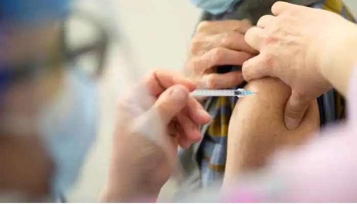  Corona Vaccination Guidelines: కరోనా వ్యాక్సిన్ల మార్పిడిపై కేంద్రం తాజా మార్గదర్శకాలు ఏం చెబుతున్నాయి