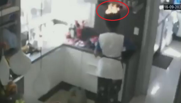Horrifying Video: నిప్పంటుకున్న మహిళ జుట్టు.. 45 సెకన్ల వరకు పట్టించుకోకుండా.. 