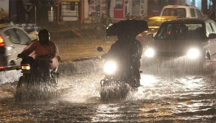 Heavy rains in Hyderabad: హైదరాబాద్‌లో భారీ వర్షం.. జలమయమైన లోతట్టు ప్రాంతాలు