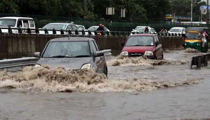 Hyderabad Rain : హైదరాబాద్‌లో ఉరుములు, మెరుపులతో భారీ వర్షం.. Yellow alert జారీ