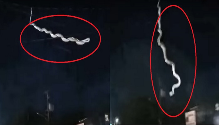 Snake Hanging On Cable wire:గాల్లో కేబుల్ వైర్లపై 12 అడుగుల భారీ పాము.. తరువాత ఏం జరిగింది..??