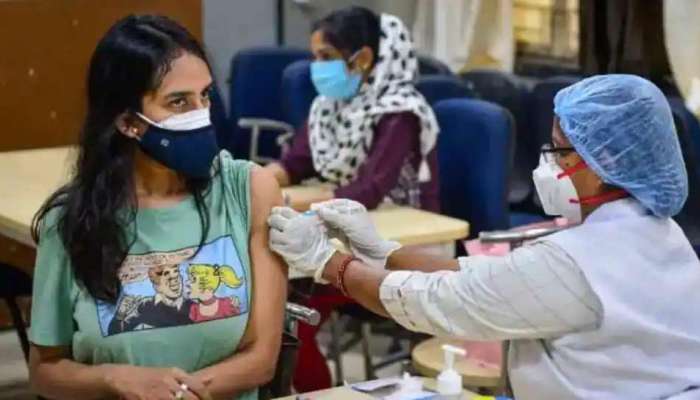 India Crosses 1 Billion Vaccination: భళా &#039;భారత్&#039;.. 100 కోట్ల టీకాల పంపిణీ పూర్తి 